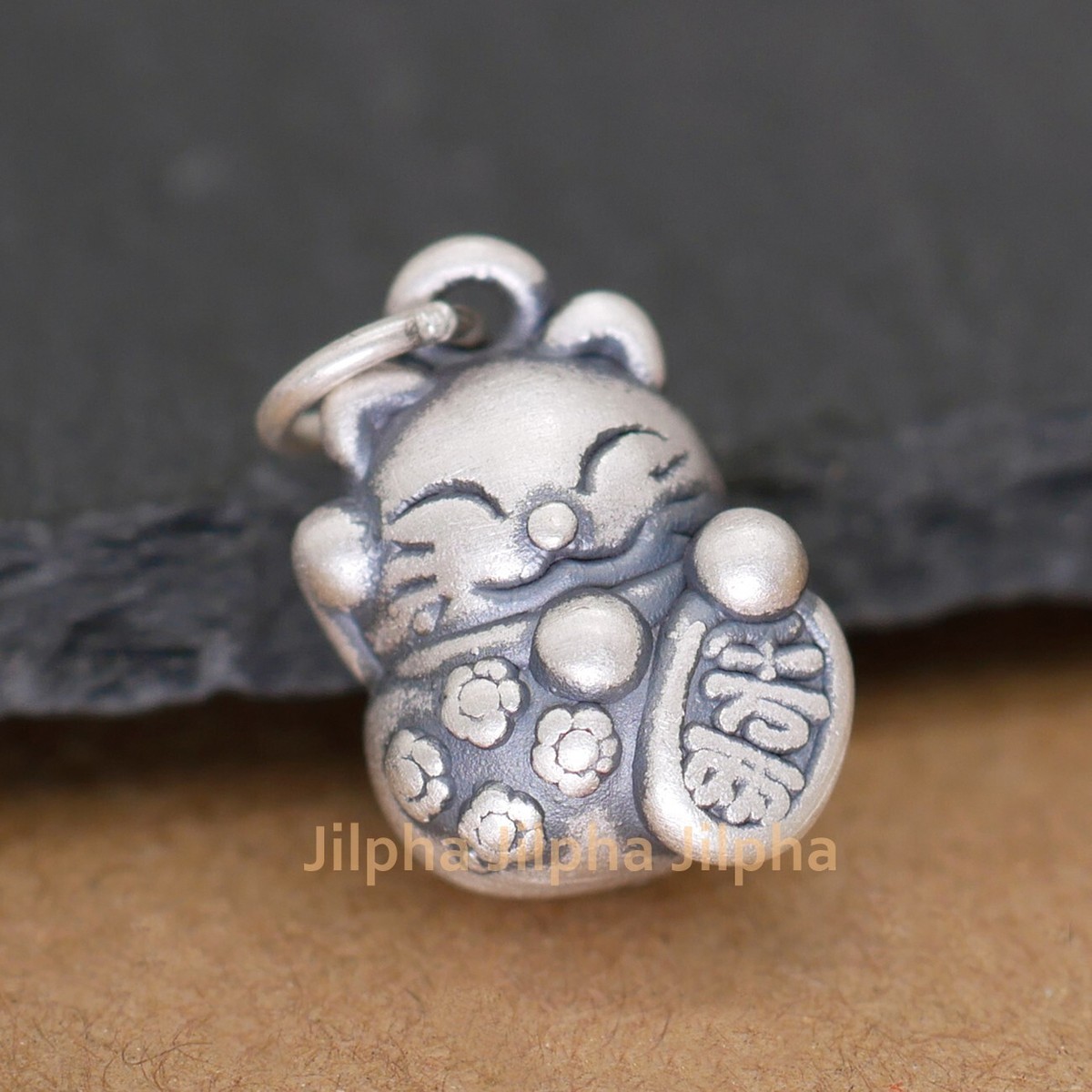 Sterling Silver Luck Fortune Cat Maneki-neko Charm Pendant A5374