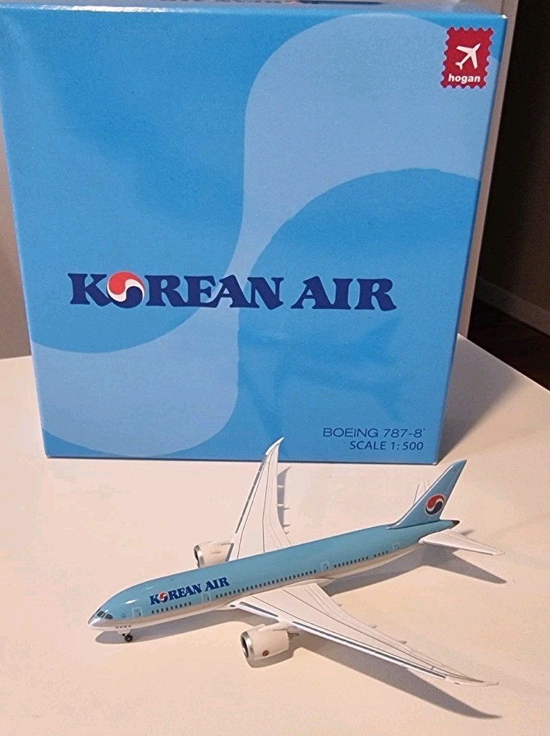 Herpa Wings / Hogan 1:500 Korean Air Boeing 787-8 8332