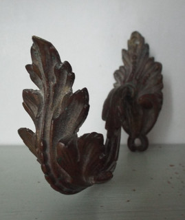 ANTIQUE STYLE BRASS METAL WALL HOOK/CURTAIN TIE BACK HOOKS/DECORATIVE/HANGERS