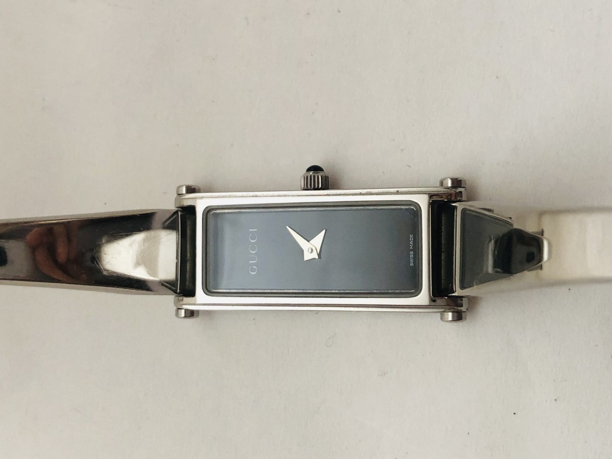 ▶️GUCCI 1500L Vintage Ladies Bangle Watch Black Dial Silver