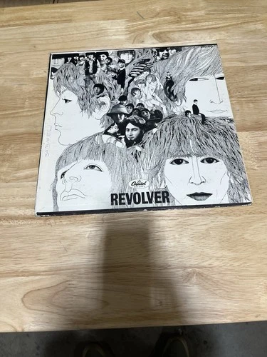 The Beatles: Revolver. ST 2576. Apple Label, Jacksonville Pressing LP. Vinyl