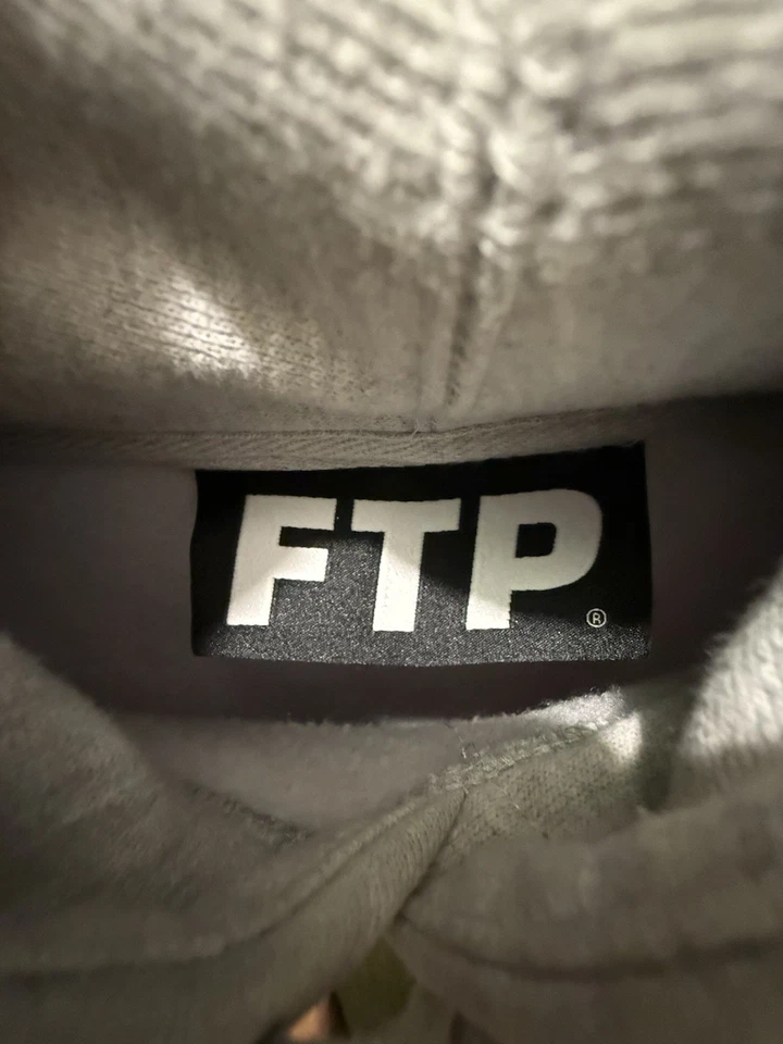 Sudadera con capucha gris FTP talla grande Foto 2 de 3