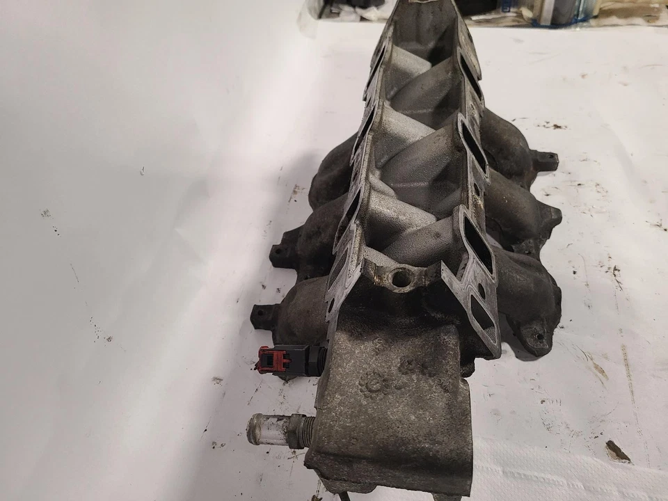 Used Lower Engine Intake Manifold fits: 2008 Chrysler Town & country 3.3L 6-201 - Image 2 of 4