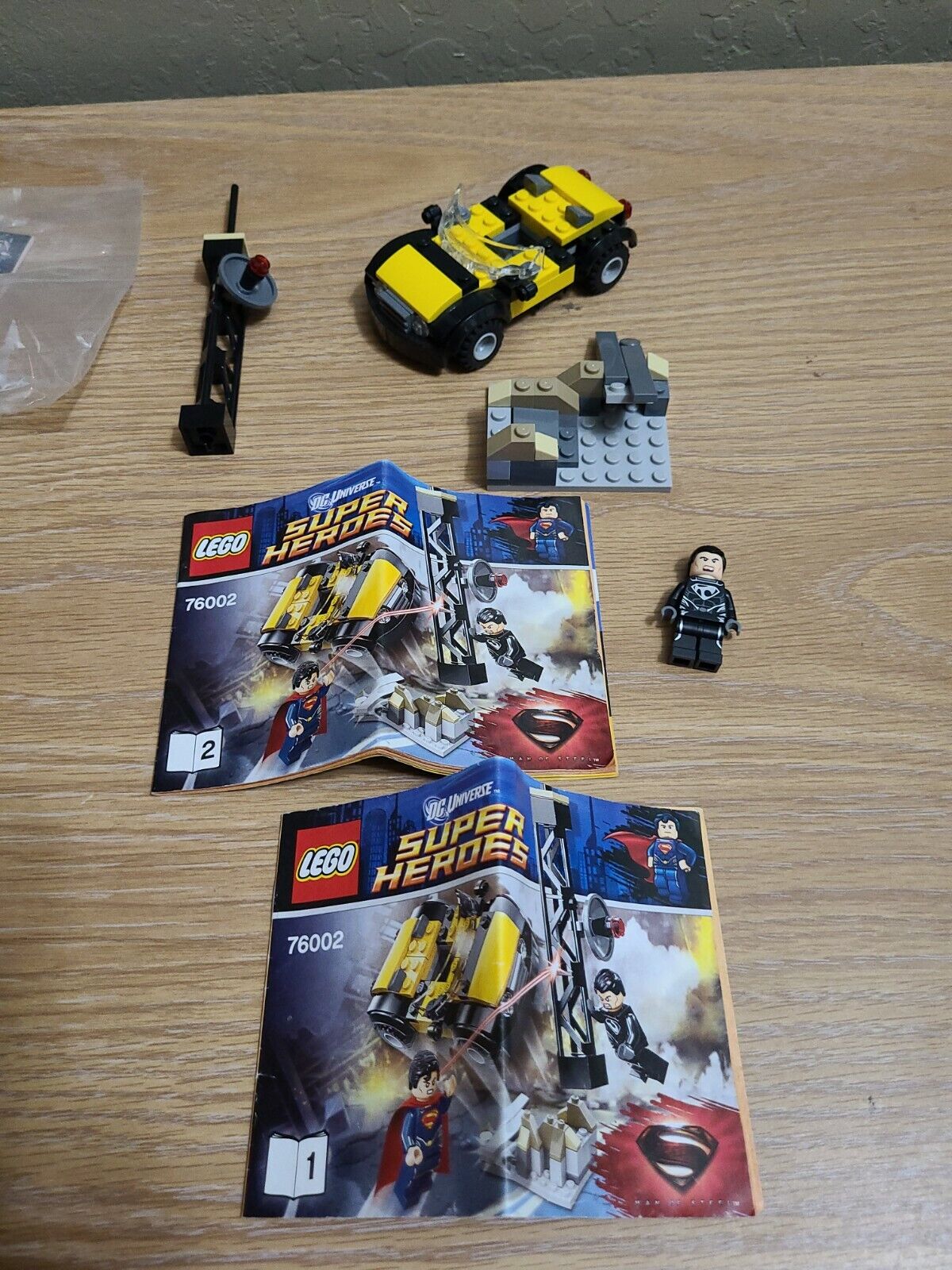 LEGO Superheroes 76002 Metropolis Showdown with Manual & 1 minifig