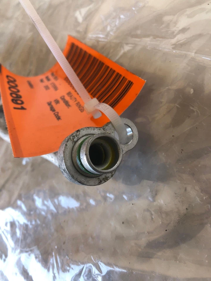 2002 NISSAN XTERRA SE Air Conditioner Refrigerant Discharge Hose 3.3 Liters - Image 2 of 4