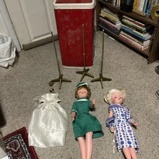 2 Deluxe Reading Candy Fashion Doll / 2 Outfits/Mannequins/  Accessories + Case