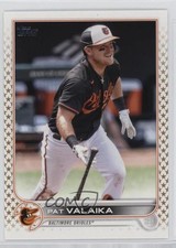 2022 Topps Series 2 Wal-Mart Gold Star Pat Valaika #575 11ur