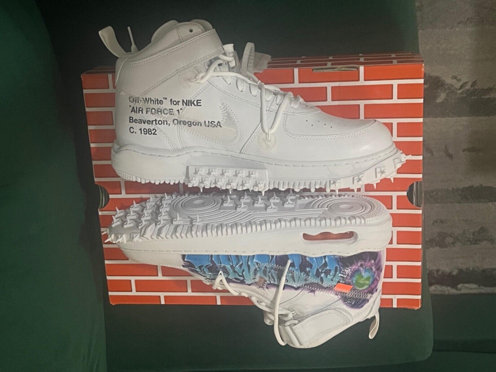 Off-White x Nike Air Force 1 Mid Graffiti Sample