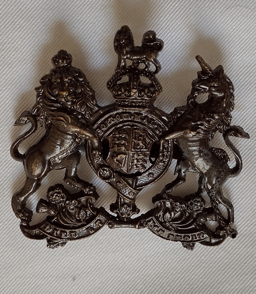 WW1 General Service Corps Cap Badge KC Bronze 50mm Blades ANTIQUE Org