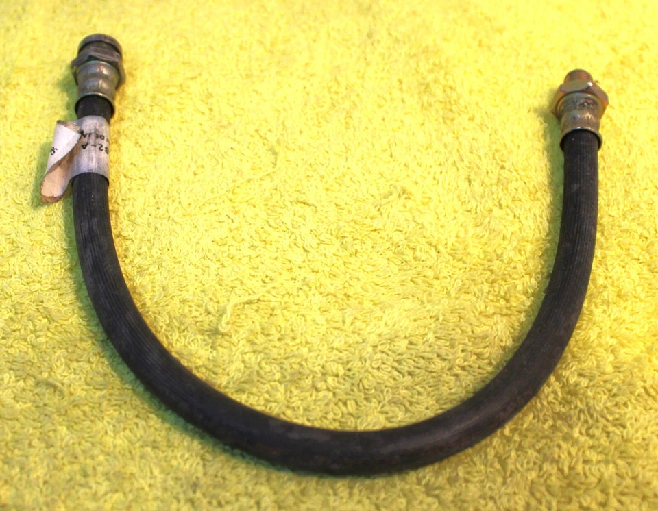 1979 - 1984 年福特快递马自达 B2000 B2200 NOS 后制动软管组件 — 第 2/4 张图片