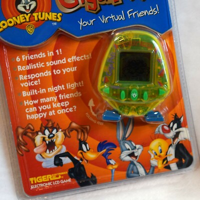 Giga Pets ギガペッツ　LOONEY TUNES Giga Pets Looney Tunes 6in1 Tiger Virtual Pet Tamagotchi