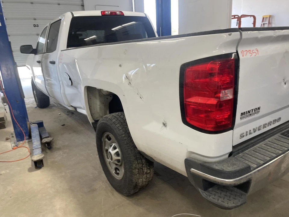 Compresor de aire acondicionado usado para: camioneta Chevrolet Silverado 2500 2018 6,6 grado B Foto 3 de 4