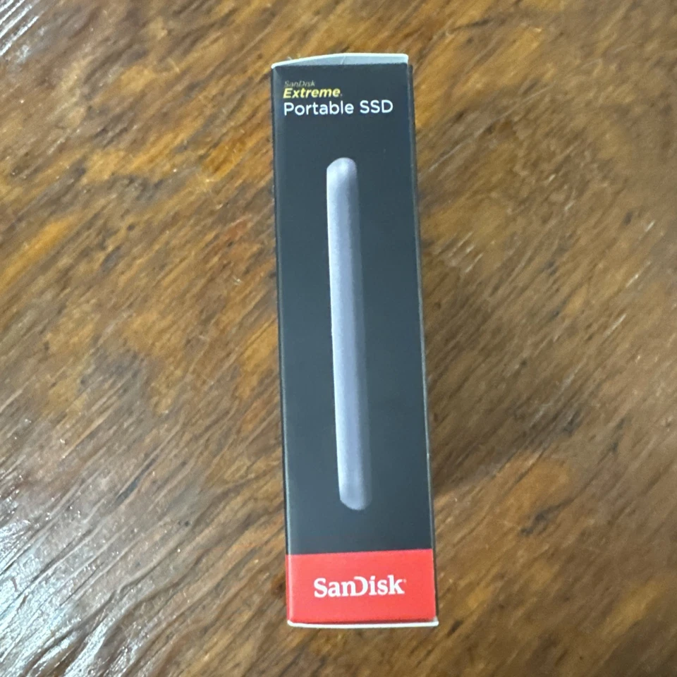 SanDisk 2TB Extreme Portable SSD High Speed Storage New In Box - Image 4 of 4