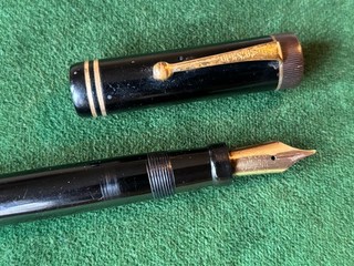 1920's / 1930's VINTAGE PARKER DUOFOLD FOUNTAIN PEN BLACK 14k GOLD NIB