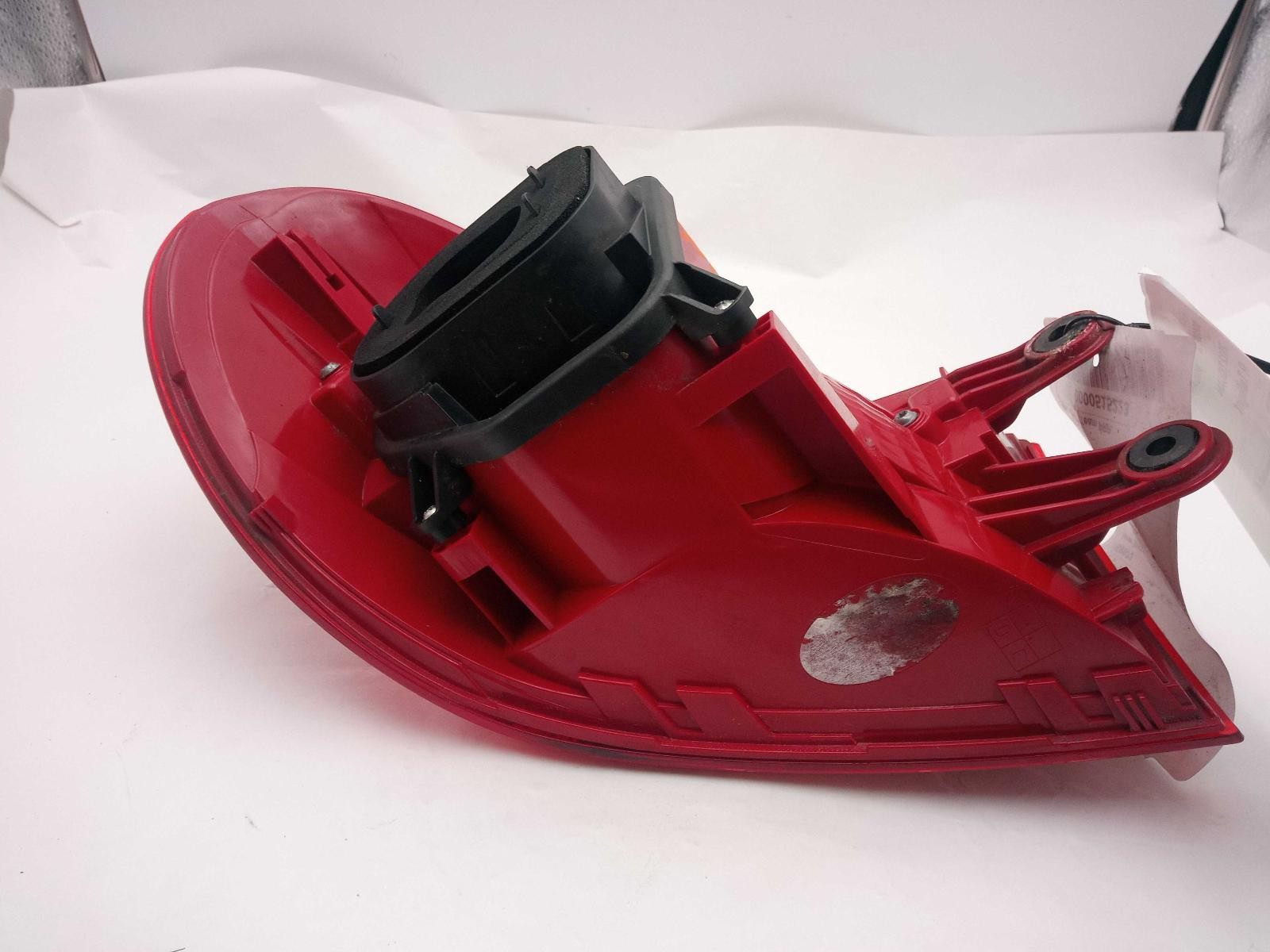 Used Right Outer Tail Light Assembly fits: 2012 Volkswagen Tiguan outer quarter