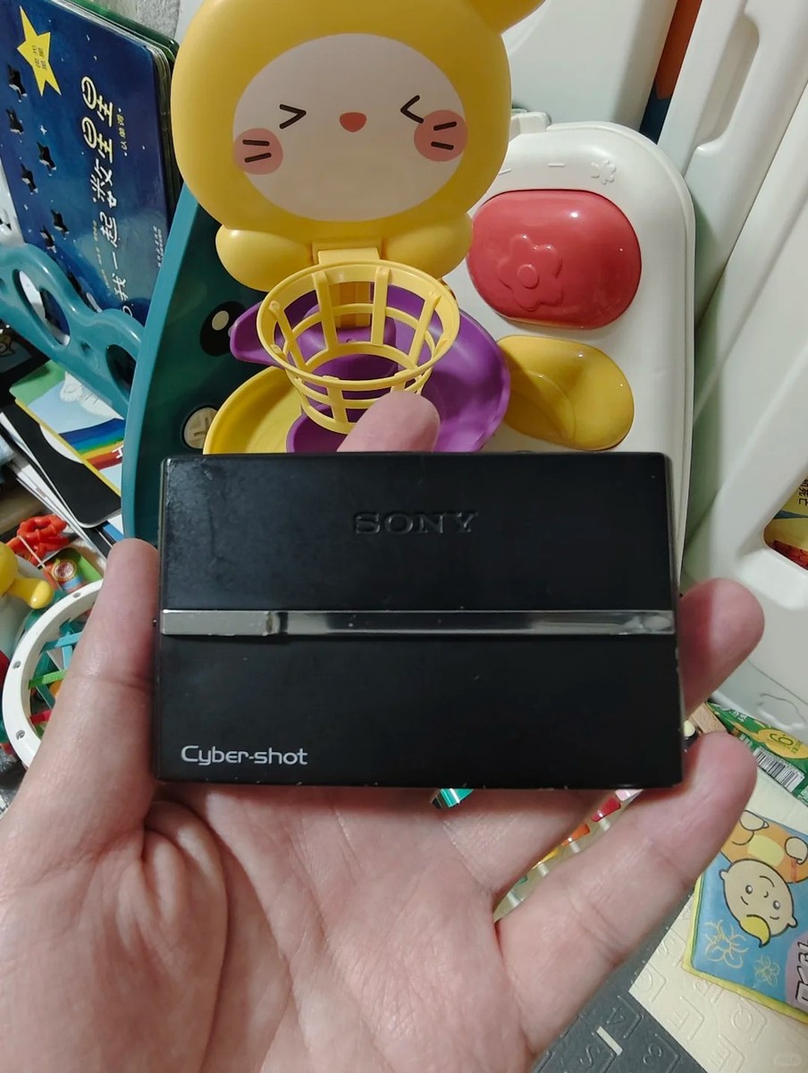 Sony Cyber-shot DSC-T9 6.0MP CCD Vintage Digital Camera 100