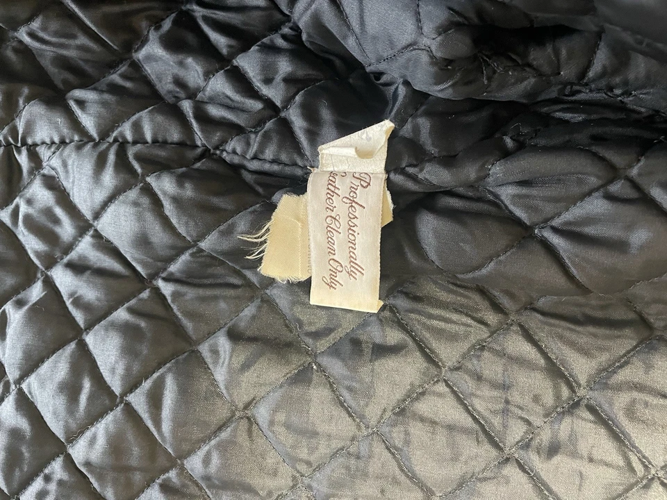 Chaqueta de Motocicleta de Cuero Excelente Negra Años 80 Hecha en EE. UU. Talla 44R De Colección Foto 3 de 3