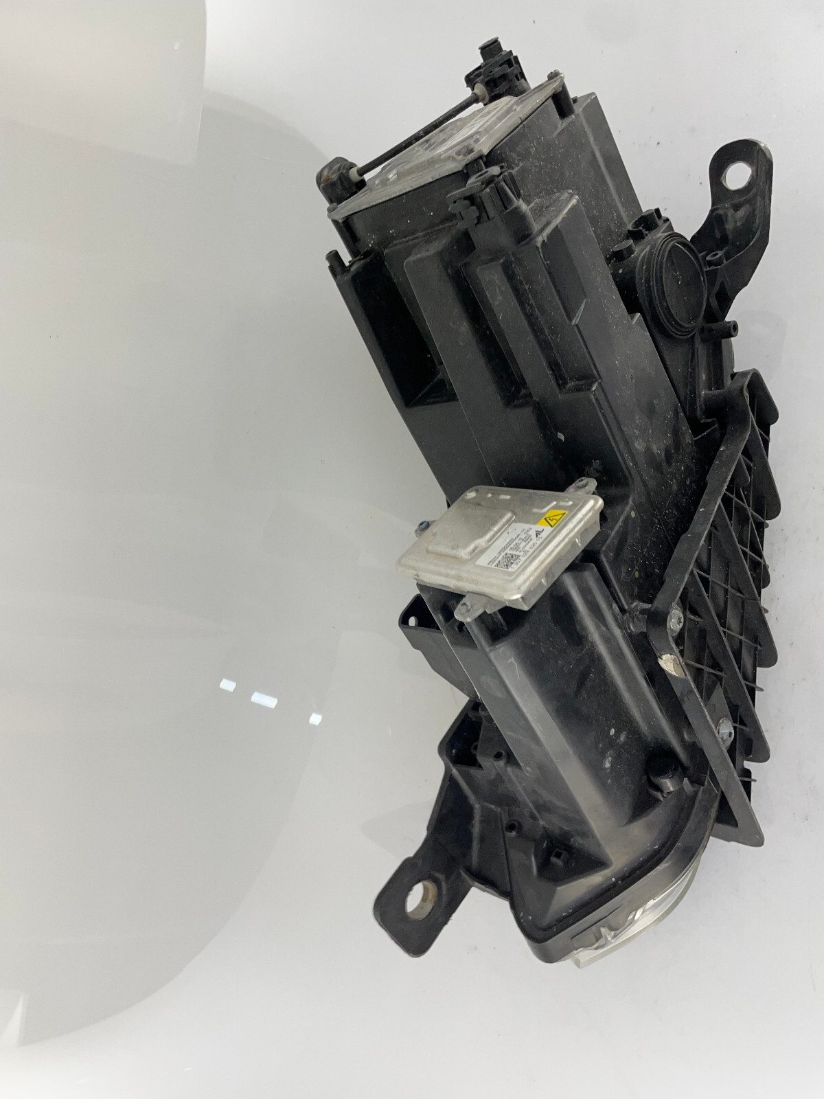 OEM | 2014 -- 2019 Maserati Ghibli HID Xenon LED Headlight (Right/Passenger)