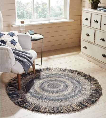 Farmyard Braided Round Fringe Area Rug By IHF Rugs. Round. 3 Sizes - 第 1/1 張圖片