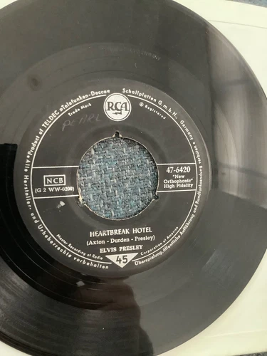 Elvis Presley.  Heartbreak hotel. 7” vinyl.  RCA  German press 45-G2WW 0209 Rare