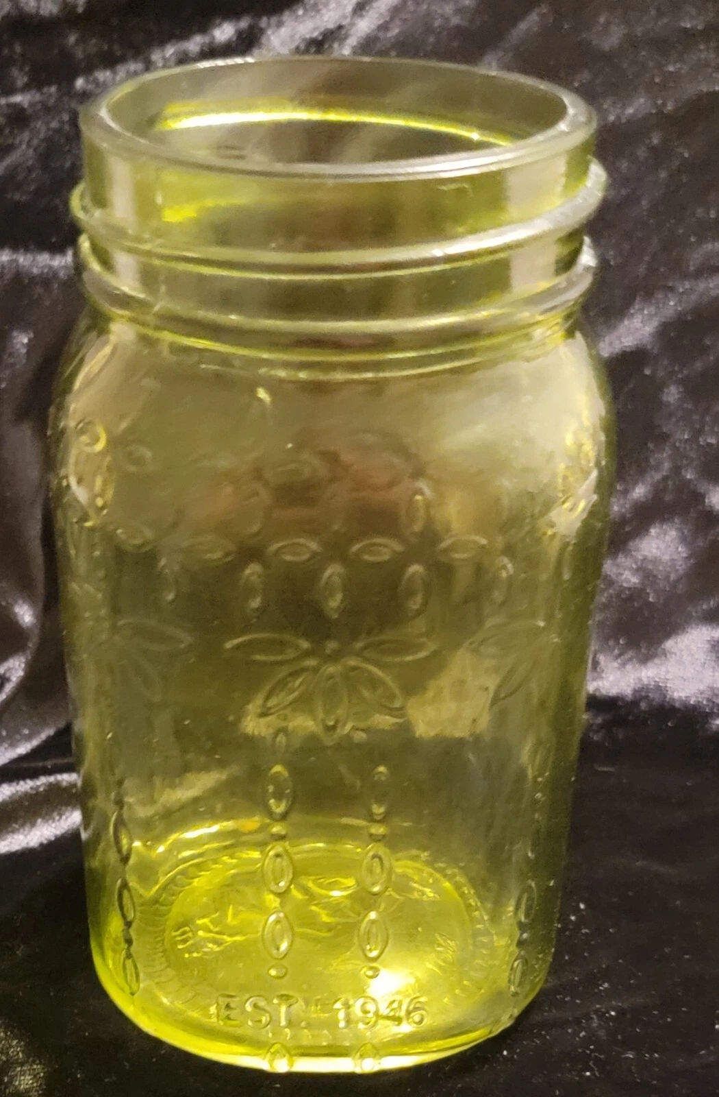 Syndicate Green 1 qt 32 oz Wide Mouth Glass Jar Clear Bottom