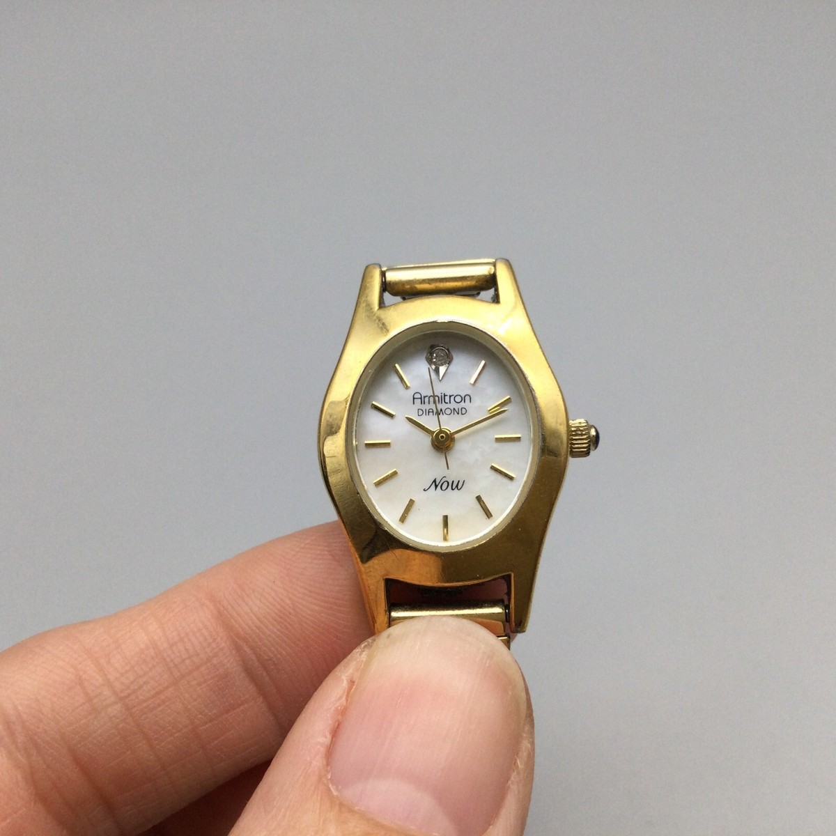Vtg Chantilly Watch Women 32mm Gold Tone MOP‎ Dial Stretch Band New Battery Elgin Watch Women 18mm MOP Dial Gold Tone Oval EG8074  main image 3