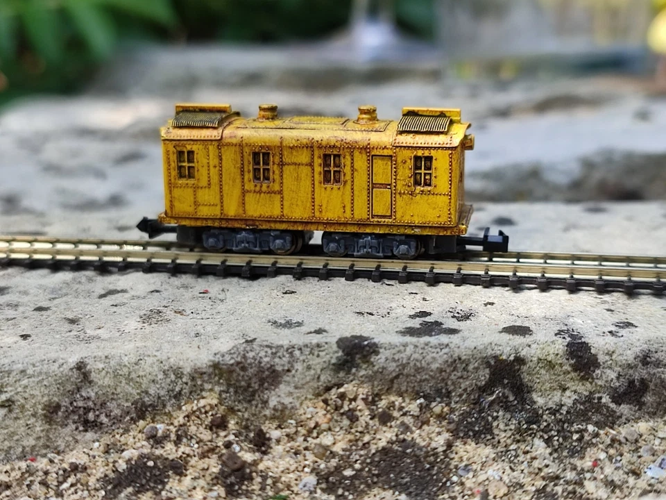 1:220 Z scale gauge AL-CO GE Boxcab for Rokuhan Shorty powered chassis - Image 2 of 4