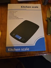 DIGITAL KITCHEN SCALE -New In Box / Inc Batteries Weighs Items Up To 22lbs