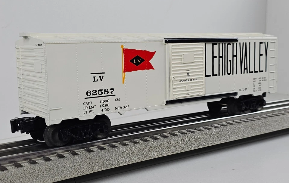 KMT/ Franks Roundhouse #19 Lehigh Valley 62587 Boxcar O Gauge NOS New - Image 3 of 4