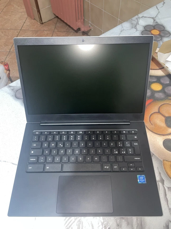 Samsung Galaxy Chromebook Go 14" (64GB eMMC, Intel Celeron N, 2,80 GHz, 4GB)... - Immagine 2 di 4