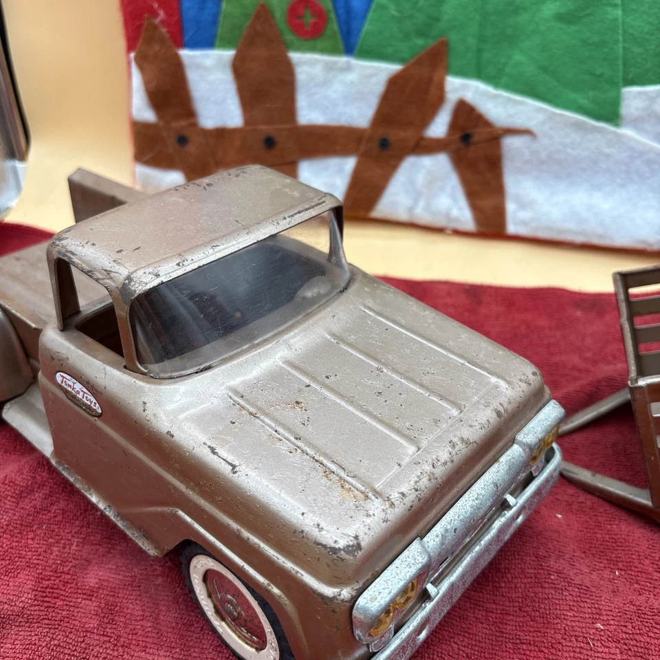 Vintage  1958 Tonka Farm Pick-Up Truck and Trailer  - Image 4 of 4