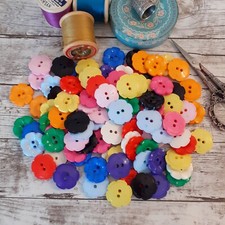 Daisy Flower Buttons  36L 23mm 2 hole Buttons x 10 - Choice of Colours