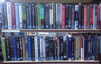 LARGE PRINT CRIME: LARGE job lot box of 18 mixed adult books