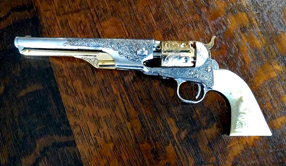 Revólver Toy Franklin Mint General George Custer's calibre .36 ORO Y PLATA Foto 2 de 4