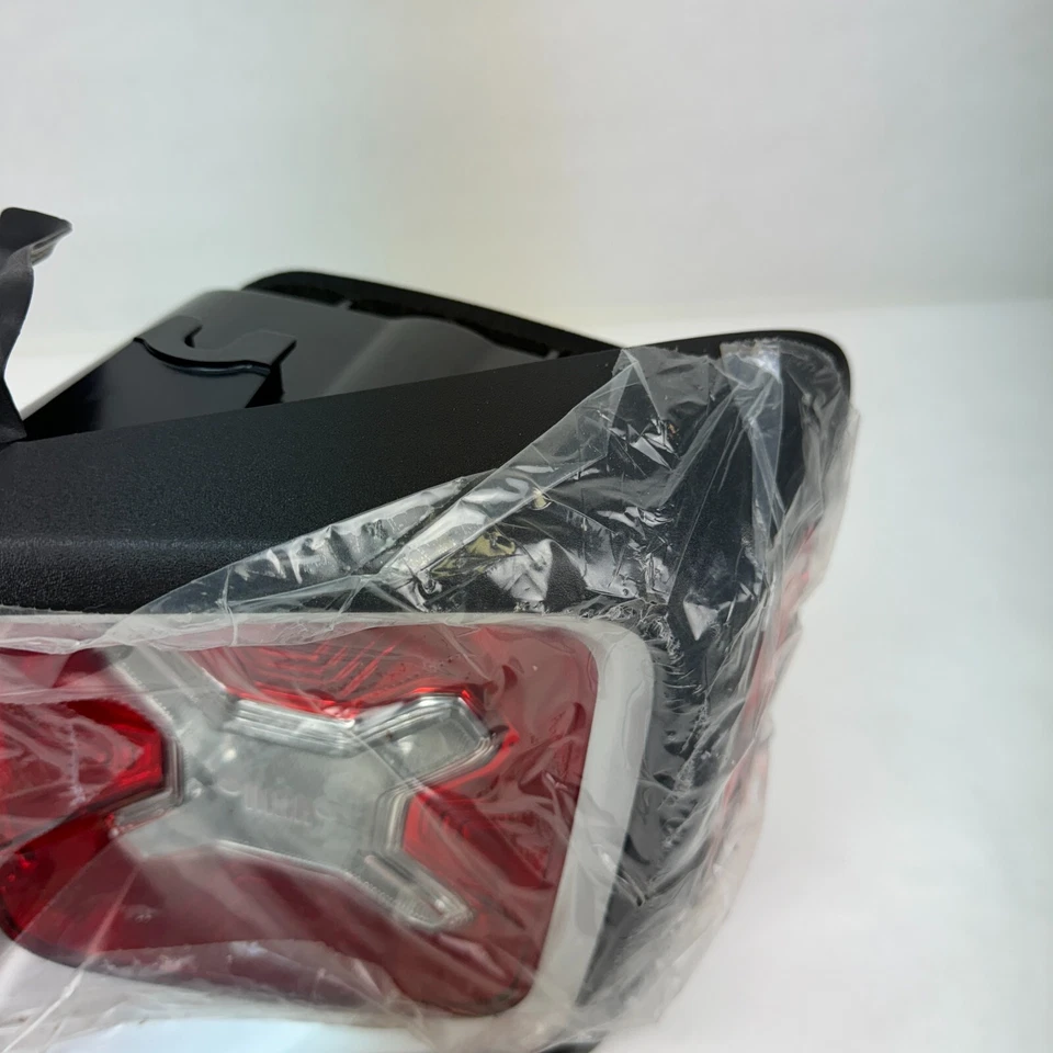 Оригинальный правый галогенный задний фонарь для Jeep Renegade 2016–2018 годов выпуска 68429880AA - Изображение 4 из 4