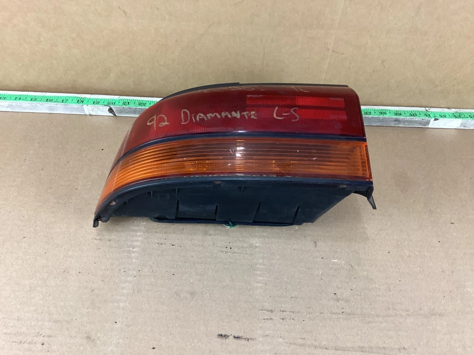 1992-1993 MITSUBISHI DIAMANTE Sedan Left Driver Side Tail Light OEM - Image 2 of 4