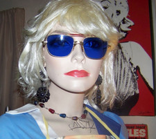 Vintage Retro 1970s Woman's Blue Lens Metal Frame Sunglasses w Case