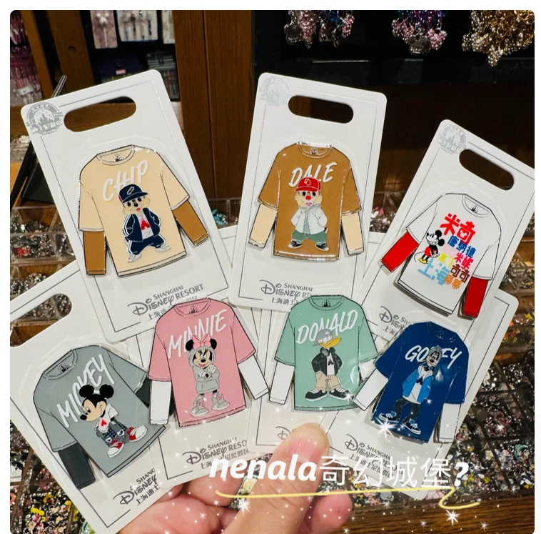 Authentic Shanghai Disney Mickey Minnie Chip Dale Goofy long-sleeved T-shirt Pin
