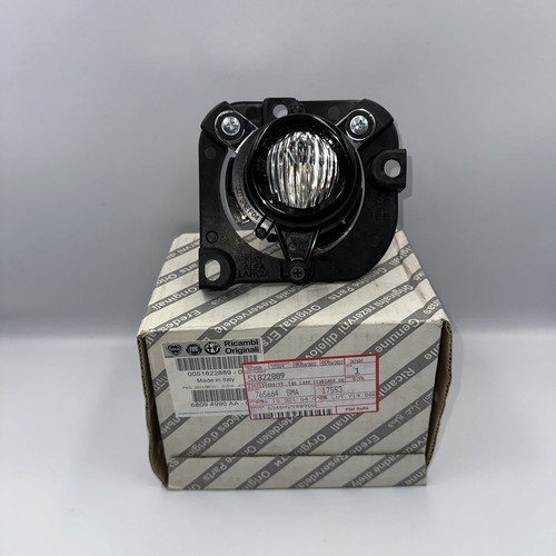 New Genuine Fiat 500 Left Bumper Fog Light Lamp 51786774 - Picture 2 of 4