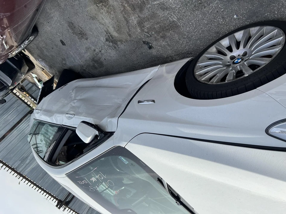 二手车顶面板玻璃 适合:2011 Bmw 535I GT 后 A 级 — 第 4/4 张图片