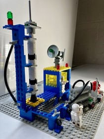LEGO Vintage Alpha-1 Rocket Base. Legoland Space System Model 483