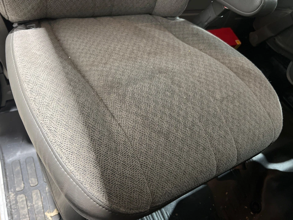 2015 - 2024 GMC Savana 2500 Passenger RH Right Pewter-93G Manual Cloth Seat - Image 3 of 4