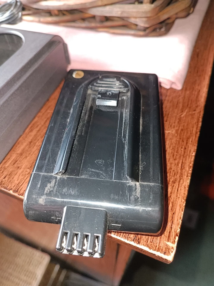 Dyson DC16 Base Station Grey with Power Adapter for Handheld Vacuum Cleaners - Image 4 of 4