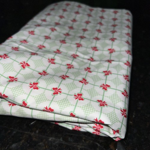 MODA FABRICS URBAN CHICKS SWEET CHRISTMAS 3 Yards 4” - Grid Bows - Picture 8 of 8