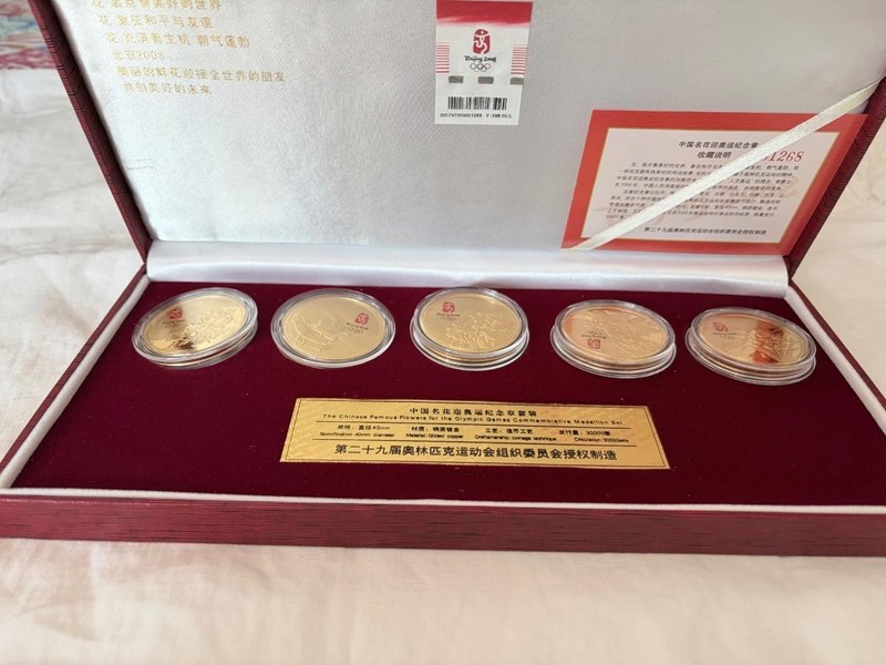 2008 Beijing Olympics Commemorative Medallion Set Of 6 Chinese Famous Flowers