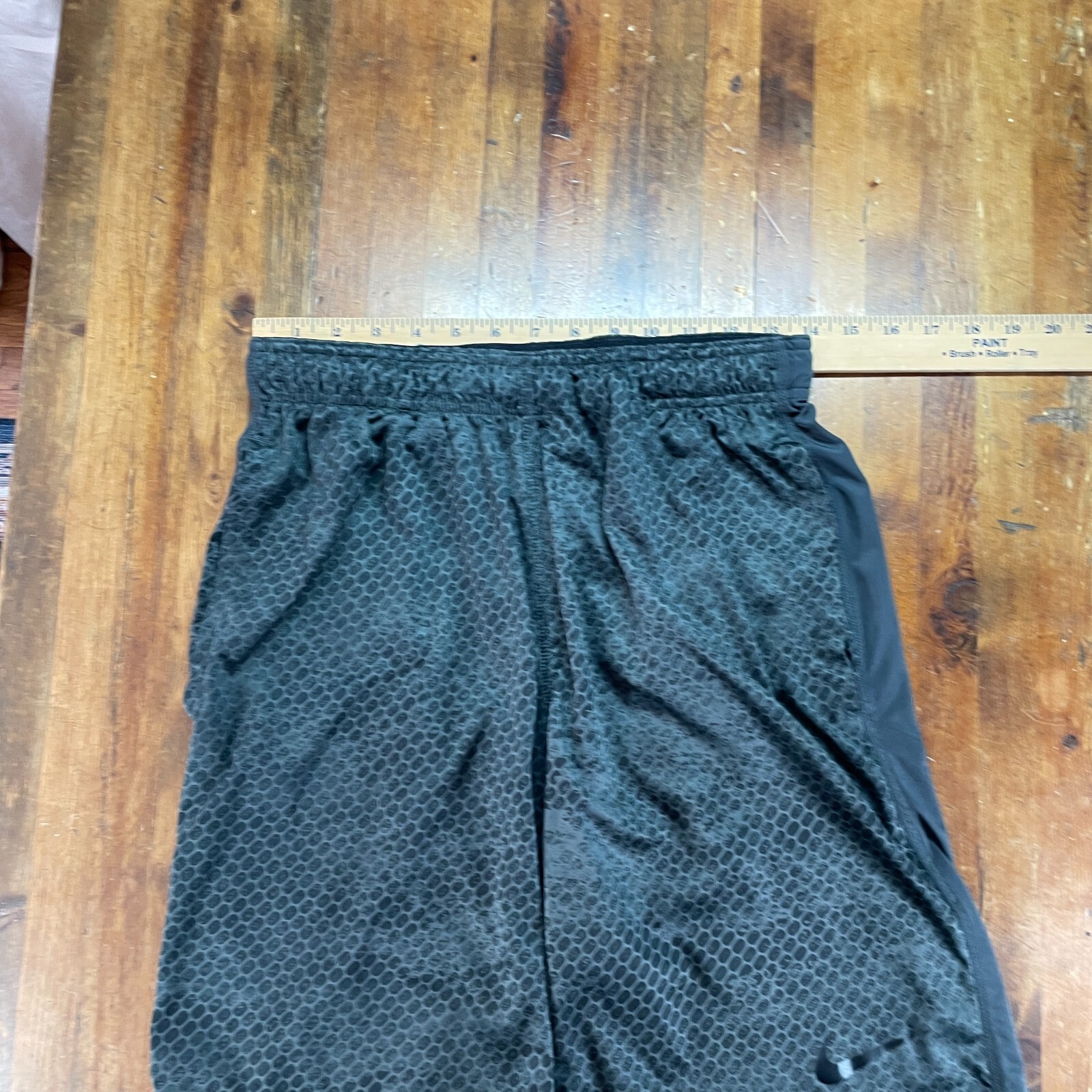 Nike Shorts Mens Small Black Snake Skin Print DriFIT … Gem
