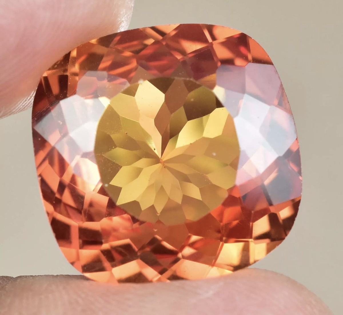 パパラチアサファイアクリスタル2.5ct Padparadscha パパラチアサファイアクリスタル2.5ct Padparadscha Padparadscha