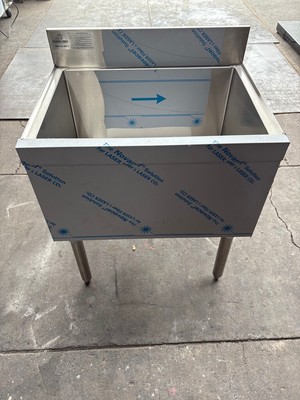NEW 7 Circuit Cold Plate Ice Bin 24''W X 18''D X 33''H Advance Tabco SLI-12-24-7
