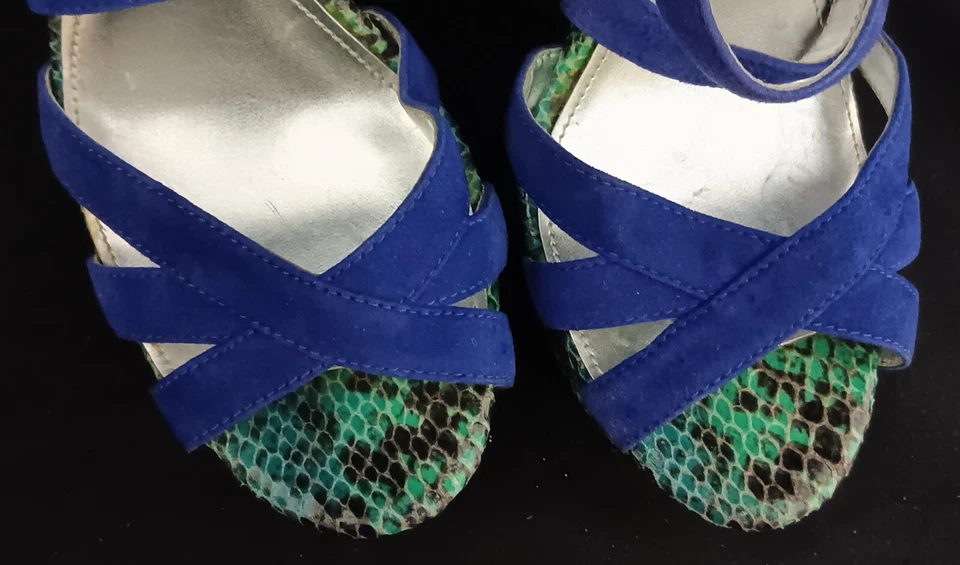CALVIN KLEIN 蓝色和绿色蛇带 STILLETO 凉鞋 7 码 — 第 3/4 张图片