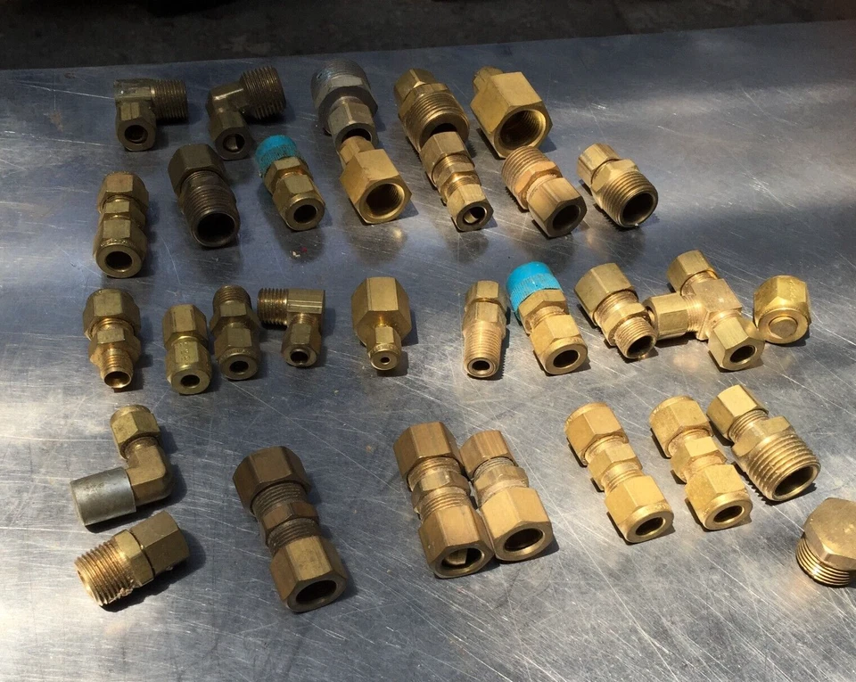 Assorted Clean out Shop Compression fittings !/4, 3/8, 1 &more x NPT Lot 0f 28 - Image 3 of 4